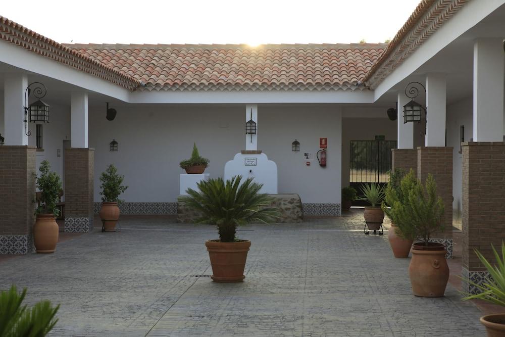 Hotel Rural Arroyo La Plata By Bossh Hotels Jerez De Los Caballeros Εξωτερικό φωτογραφία